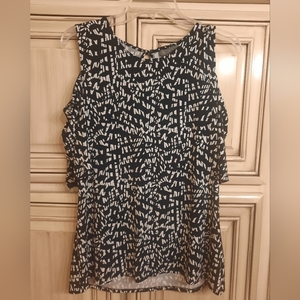 Vince Camuto Open Shoulder‎ Top! LARGE - Cute!